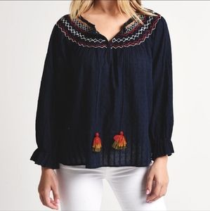 Velvet by Graham & Spencer Trudie Embroidered Smocked Top Size Medium Women's